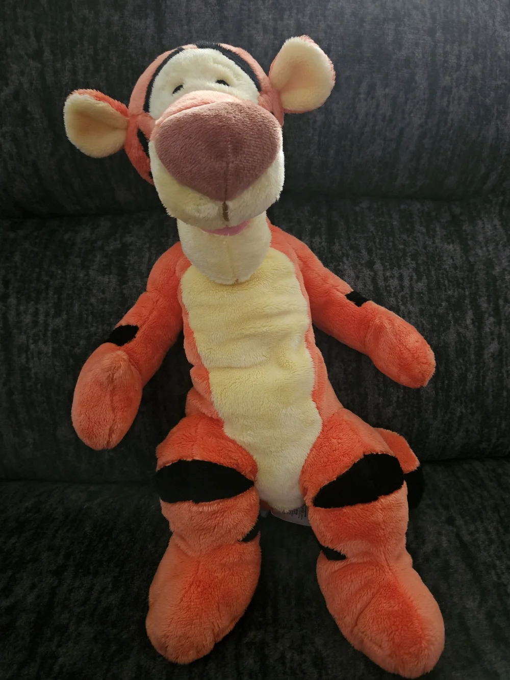 Disney Store Original TIGGER Plush 18inch Authentic Disney Store